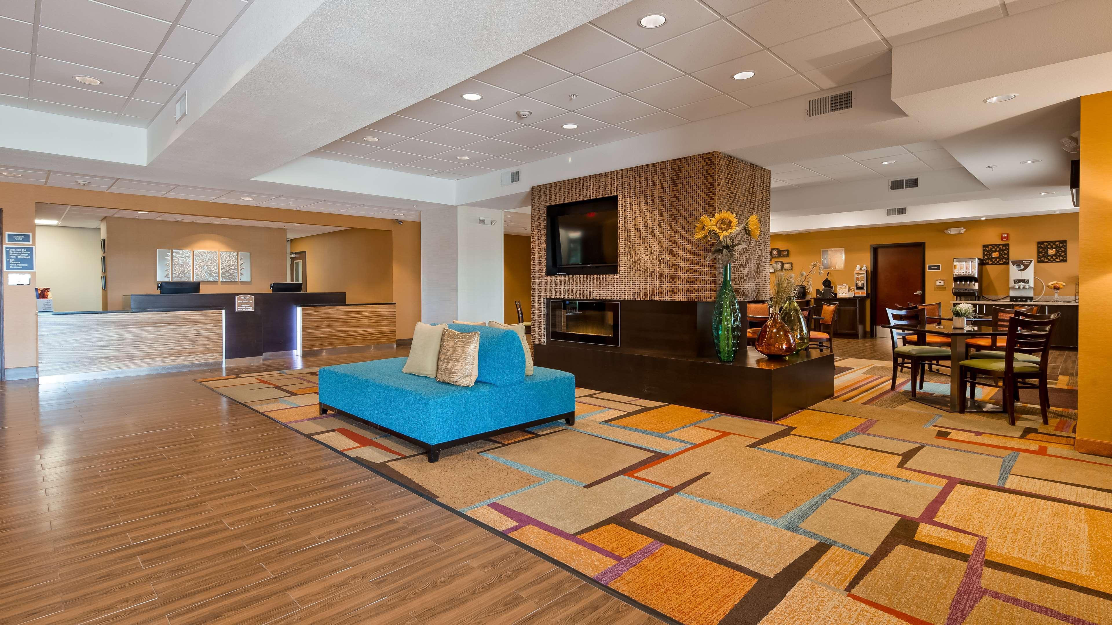 Best Western Plus Hiawatha Hotel Exterior foto
